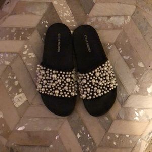 Pearl sandals by Steve Madden